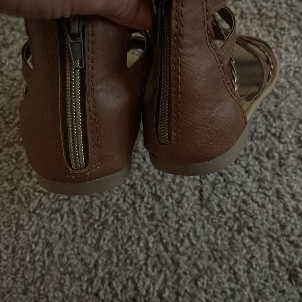 Sandals size 2 - Picture 2 of 4